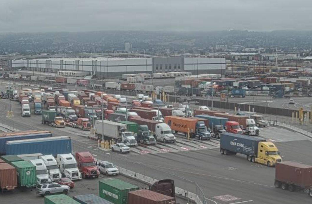 オークランド港が業務を再開