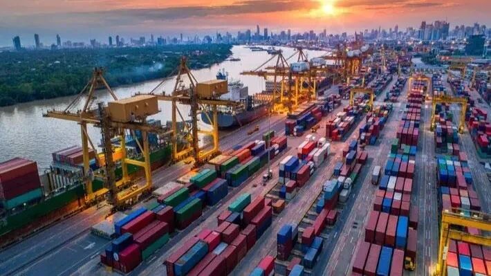 応酬！マースク・CMA CGM の寄港を拒否！