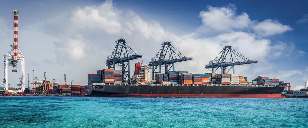 関税暂定実施期間：米国東西海岸の海運運賃、先上昇後下落